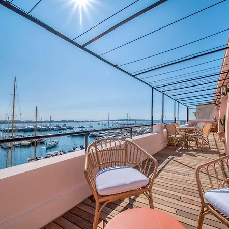 Apartment Ref 1923 - Old Port - Sea View For Rent *